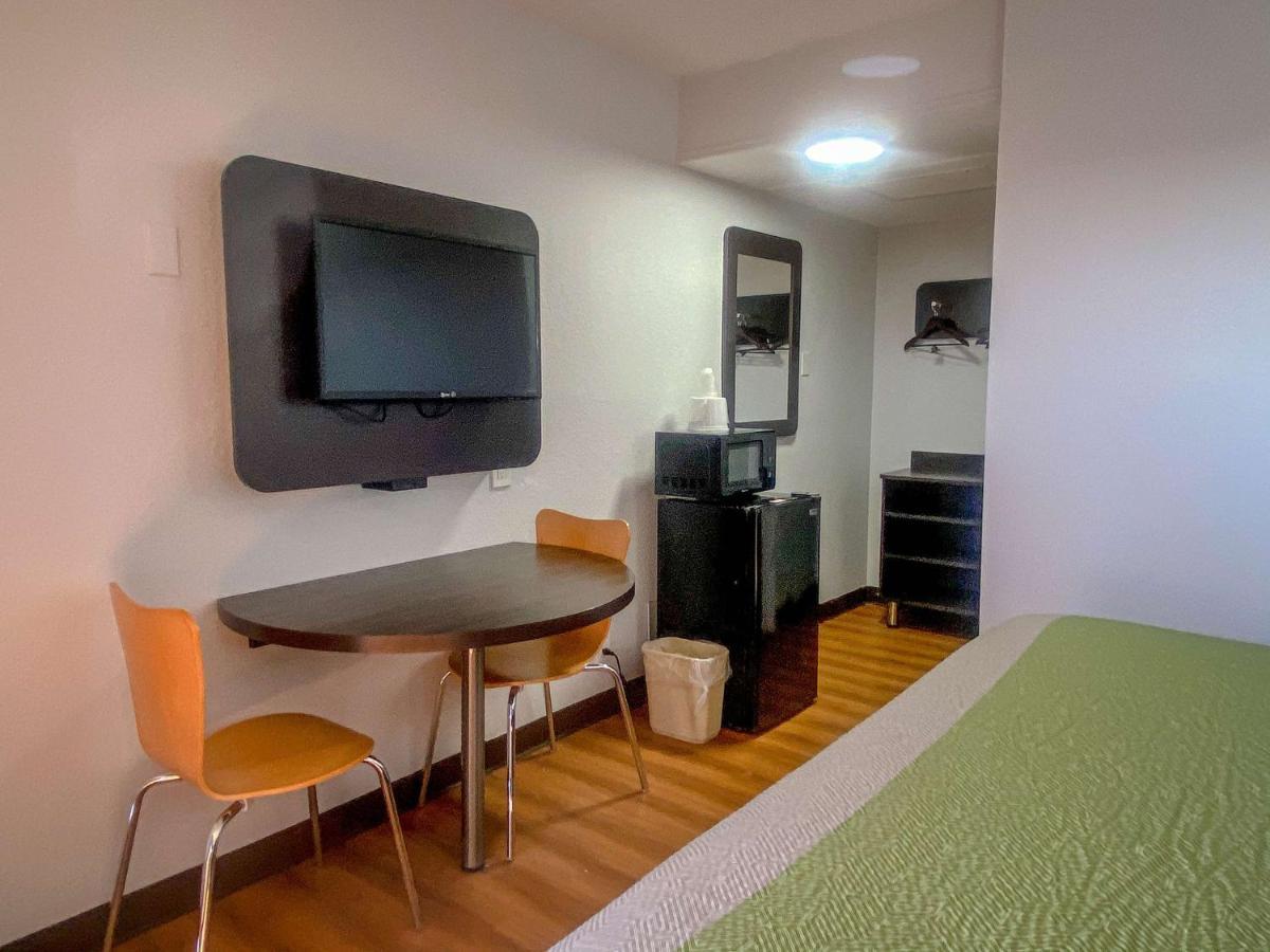 Studio 6 Wichita, Ks - Airport Екстериор снимка